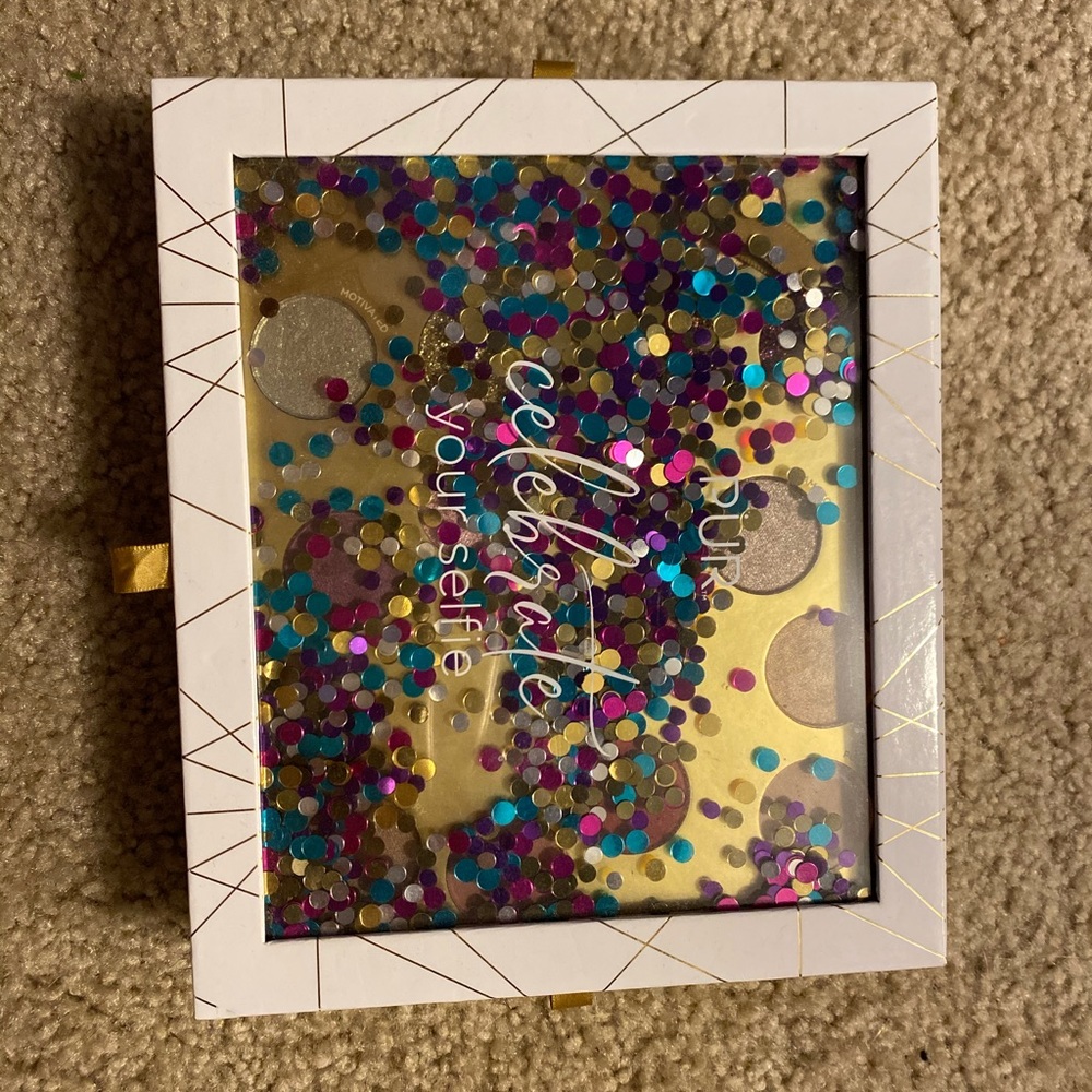 PUR Cosmetics - Celebrate Your Selfie Pallet ❤️❤️
